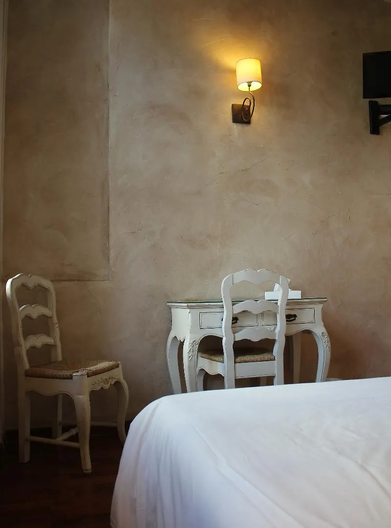 **  Saint-Paul Hotel Lyon France